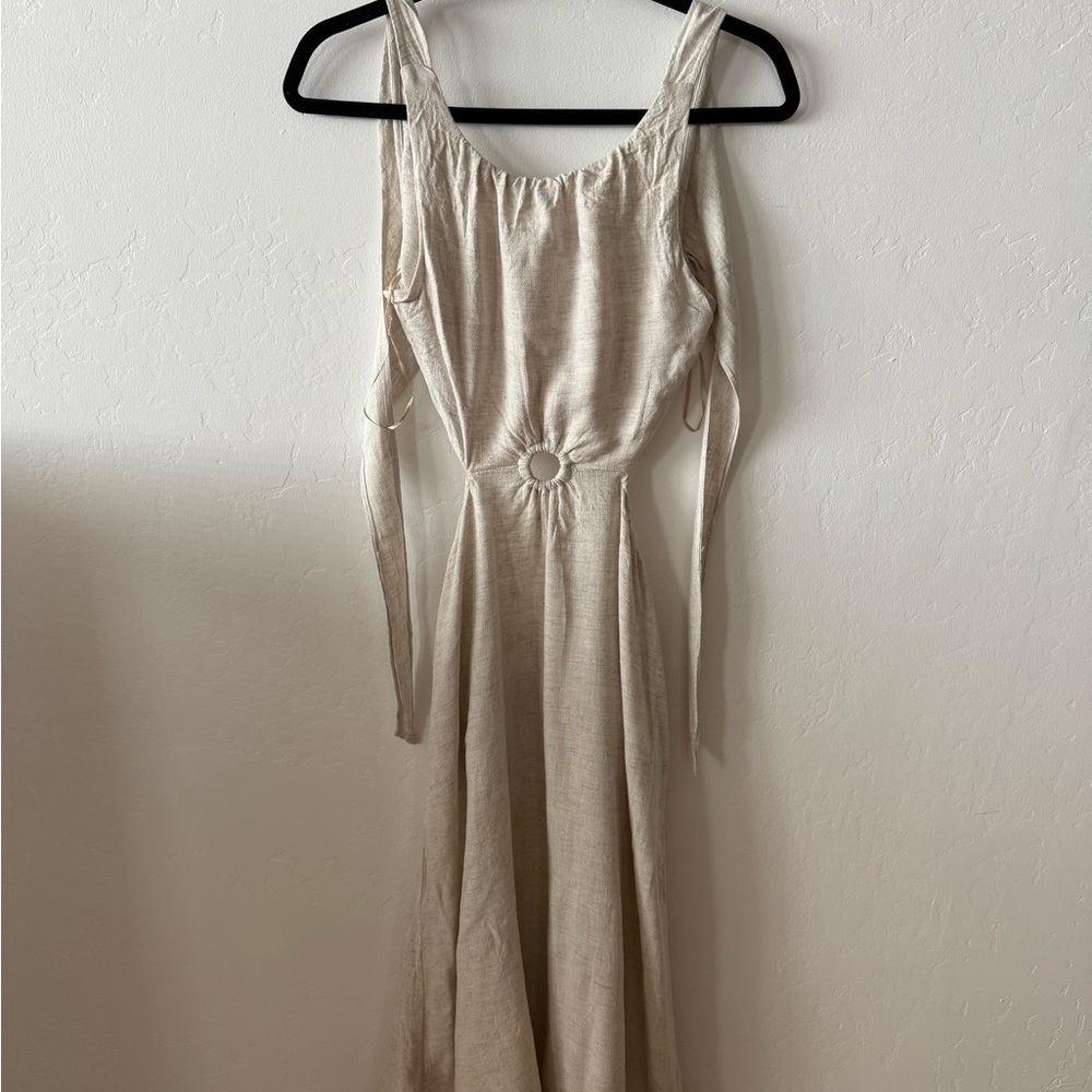 Elegant Cream Sleeveless Dress